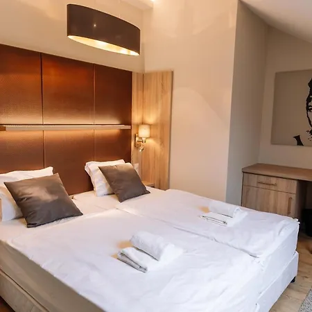Hotel Vadvirag Panzio 4*