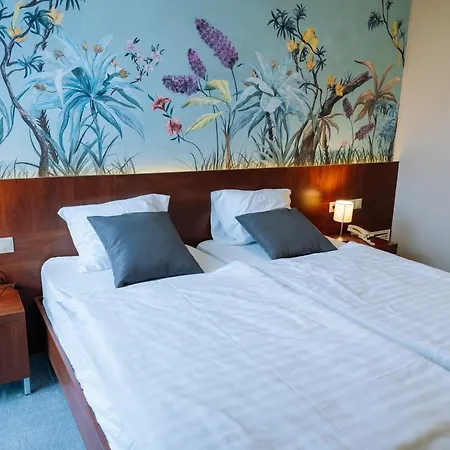 Vadvirag Panzio Hotel